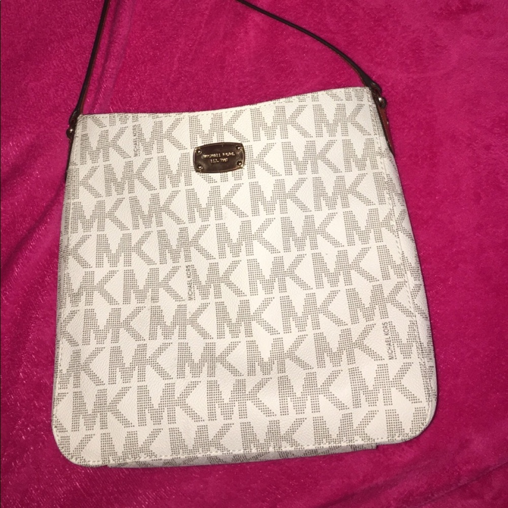Michael Kors Crossbody - Picture 1 of 3